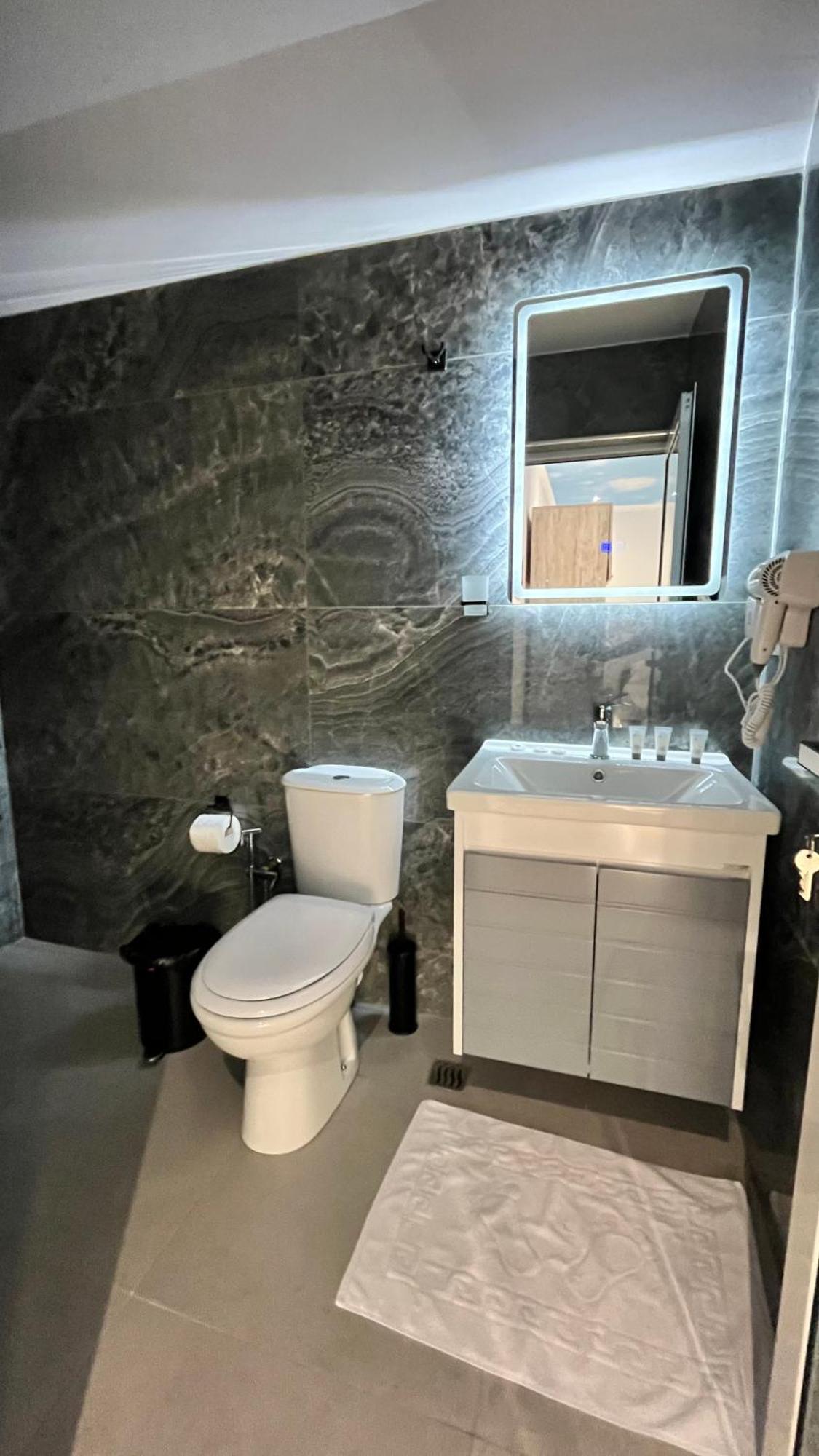 Hotel Davids Koman Экстерьер фото