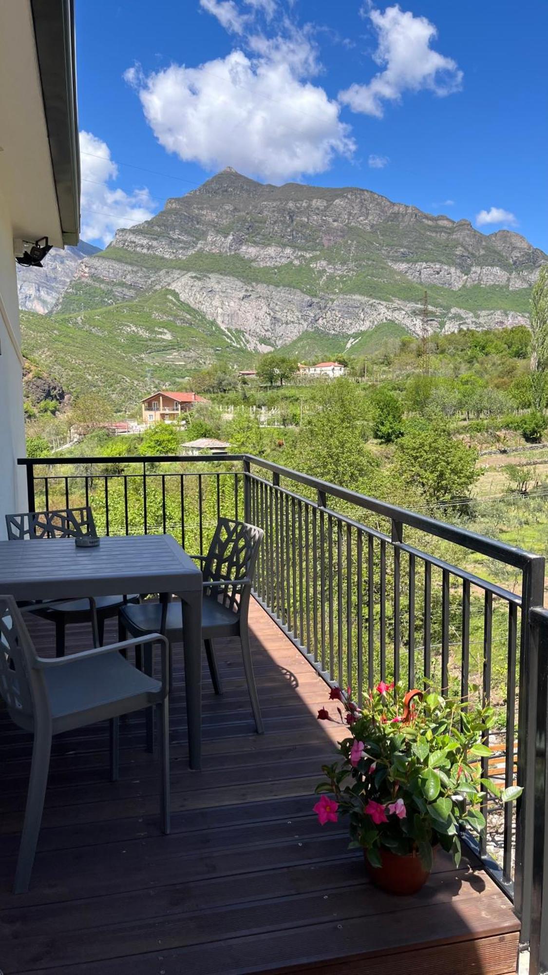 Hotel Davids Koman Экстерьер фото