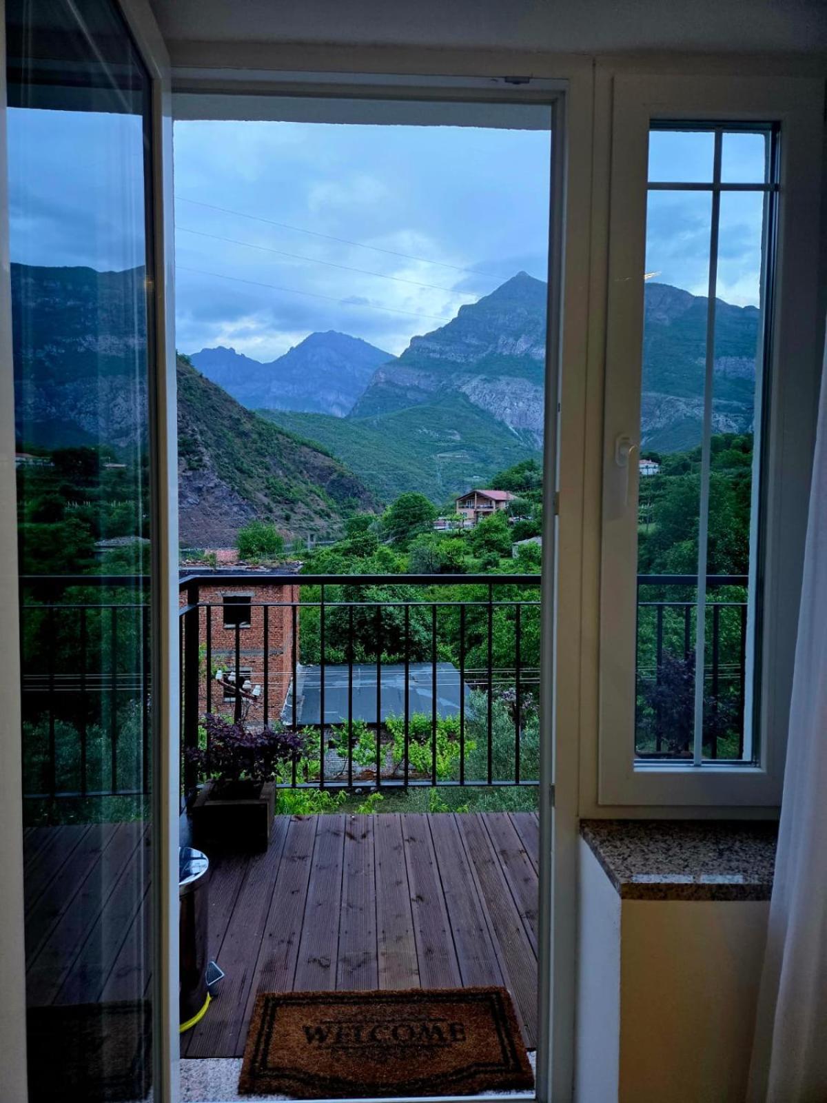 Hotel Davids Koman Экстерьер фото